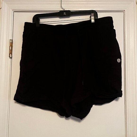 Torrid Size 2 Fleece Active Shorts with Pockets - Picture 5 of 8